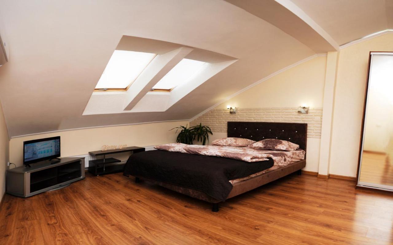 Залізнична 49 "Хочу Цю!" Apartman Ivano-Frankivszk Kültér fotó